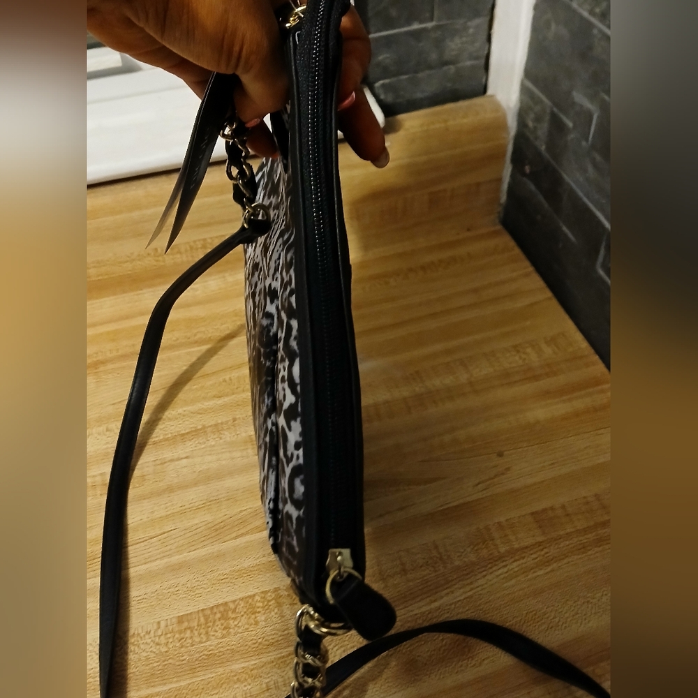 Nicole Miller NWT Leopard Crossbody Bag - Picture 5 of 8
